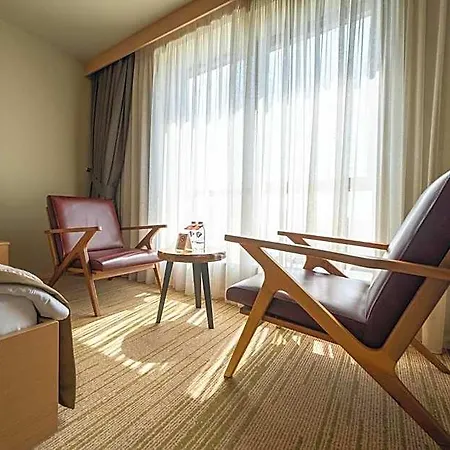 Avec Hotel