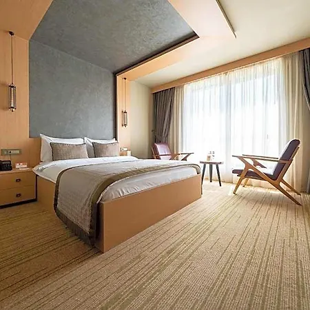 Avec Hotel