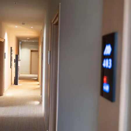 Avec Hotel 4*